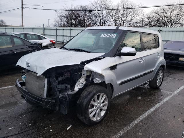 KIA SOUL + 2013 مع رقم تعريف المركبة KNDJT2A69D7565936 - صورة من المزاد