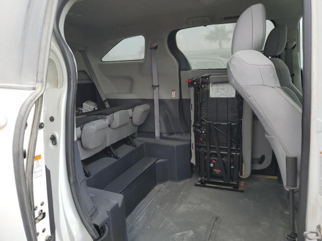 Photo 6 from auction – 2022 TOYOTA SIENNA LE with VIN 5TDKRKEC2NS093623