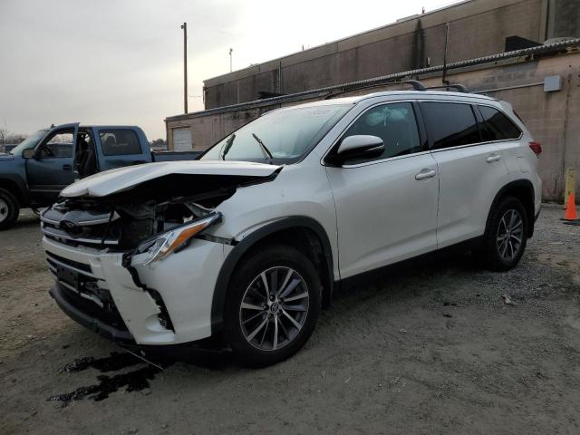 TOYOTA HIGHLANDER 2019 with VIN 5TDJZRFH3KS608364 - Photo from auction