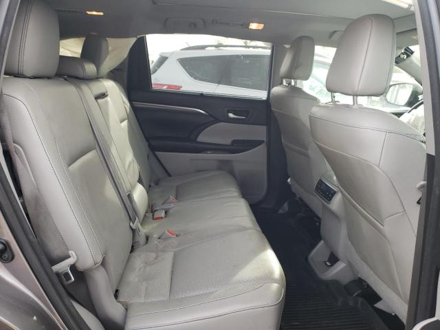 Photo 11 from auction – 2018 TOYOTA HIGHLANDER with VIN 5TDDZRFH2JS804162