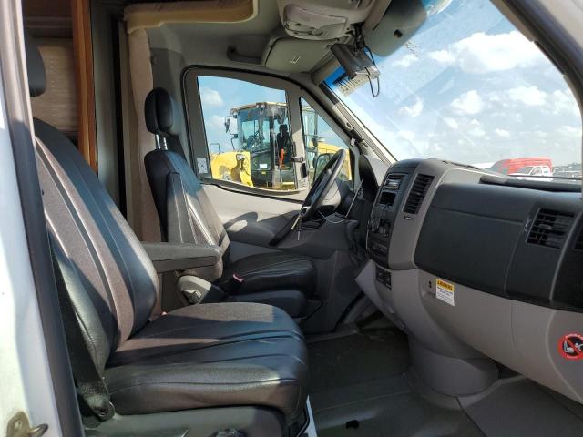 Photo 5 from auction – 2008 WINNEBAGO SPRINTER 3 with VIN WDXPF445X79341544