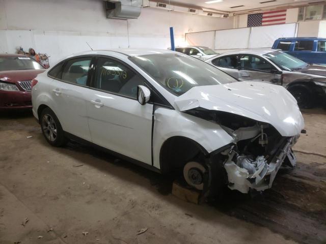 Foto 4 de la subasta – 2014 FORD FOCUS SE con VIN 1FADP3F27EL371742