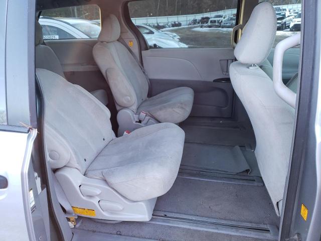 Photo 11 from auction – 2011 TOYOTA SIENNA with VIN 5TDZK3DCXBS049813