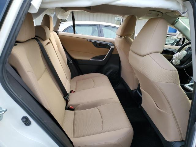 Photo 11 from auction – 2019 TOYOTA RAV4 LE with VIN JTMG1RFVXKJ005576