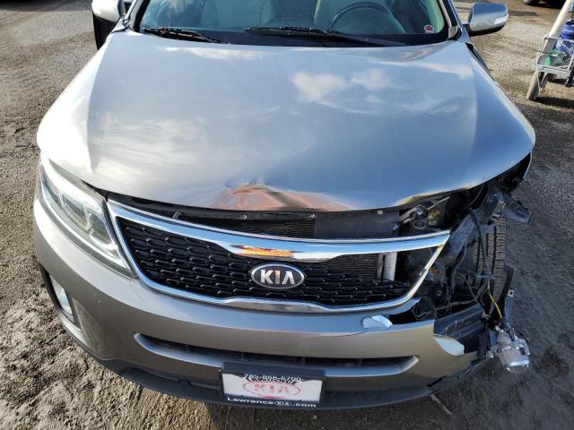 Photo 11 from auction – 2015 KIA SORENTO LX with VIN 5XYKTDA64FG604535