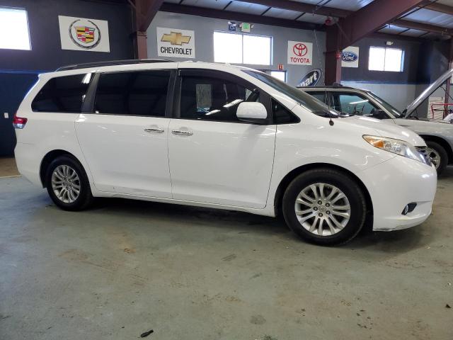 Photo 4 from auction – 2013 TOYOTA SIENNA XLE with VIN 5TDYK3DC2DS377354