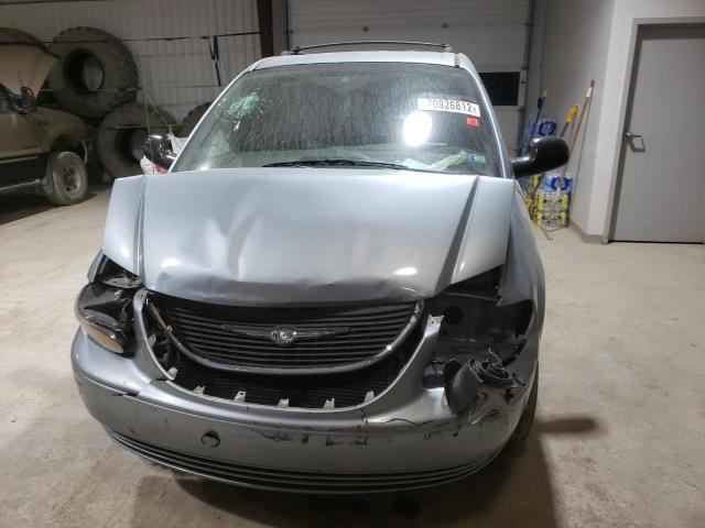 Photo 5 from auction – 2003 CHRYSLER TOWN & COU with VIN 2C4GP443X3R257201