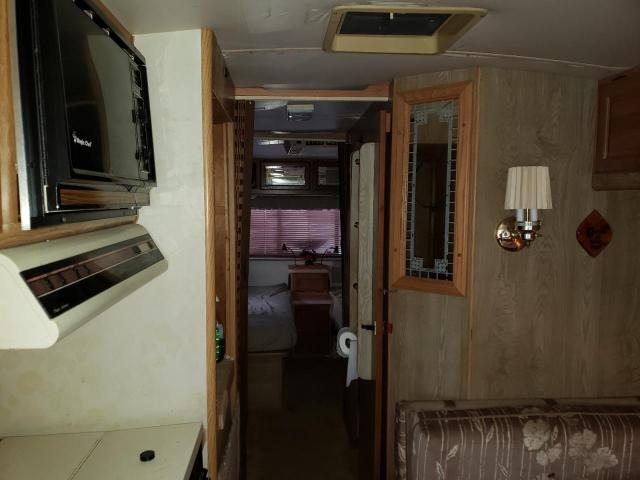 Photo 6 from auction – 1988 PACE MOTORHOME with VIN 1GBKP37W8J3313804