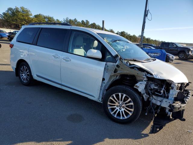 Photo 4 from auction – 2018 TOYOTA SIENNA XLE with VIN 5TDYZ3DC3JS908987