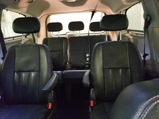 Photo 10 from auction – 2010 CHRYSLER TOWN & COU with VIN 2A4RR8D1XAR456846