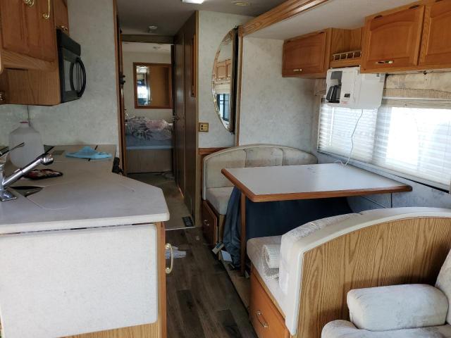 Photo 6 from auction – 2000 WINNEBAGO RV with VIN 1FCNF53S4Y0A07169