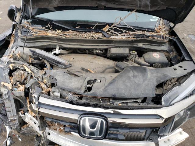 Photo 11 from auction – 2017 HONDA RIDGELINE with VIN 5FPYK3F88HB027804