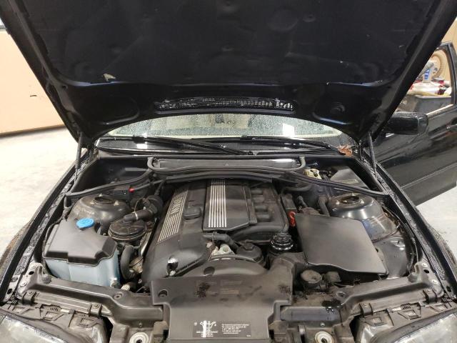 Photo 11 from auction – 2005 BMW 325 I with VIN WBAEV33415KX09391
