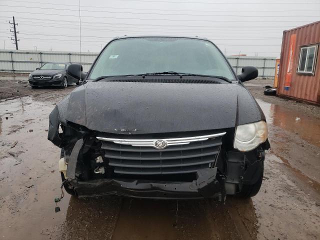 Photo 5 from auction – 2005 CHRYSLER TOWN & COU with VIN 2C4GP54L85R412336