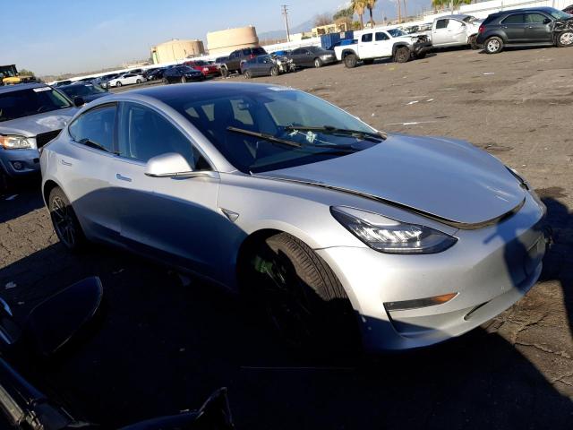Photo 4 from auction – 2018 TESLA MODEL 3 with VIN 5YJ3E1EA0JF095362
