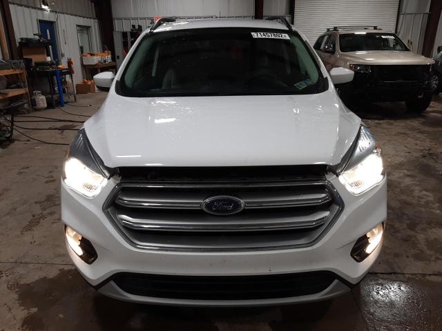 Photo 5 from auction – 2017 FORD ESCAPE SE with VIN 1FMCU9GD5HUC39140
