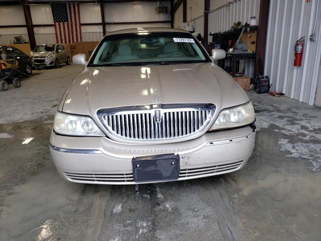 Photo 5 from auction – 2004 LINCOLN TOWN CAR E with VIN 1LNHM81W34Y614505