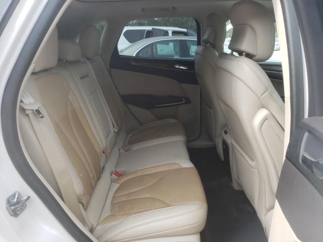 Photo 11 from auction – 2018 LINCOLN MKC RESERV with VIN 5LMCJ3D97JUL23128