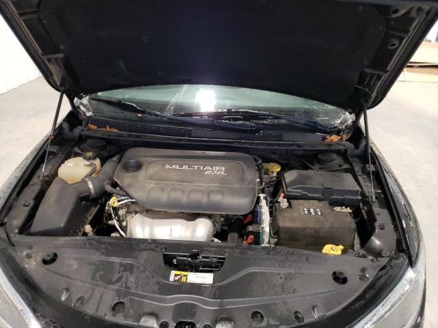 Photo 11 from auction – 2015 CHRYSLER 200 LIMITE with VIN 1C3CCCAB0FN723675