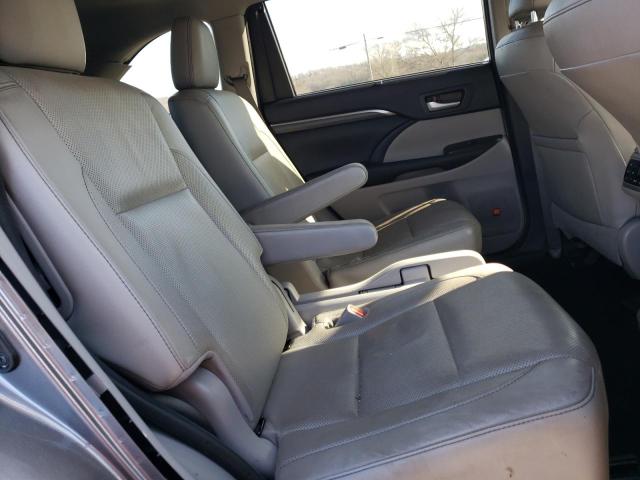 Photo 11 from auction – 2017 TOYOTA HIGHLANDER with VIN 5TDDZRFH1HS410680