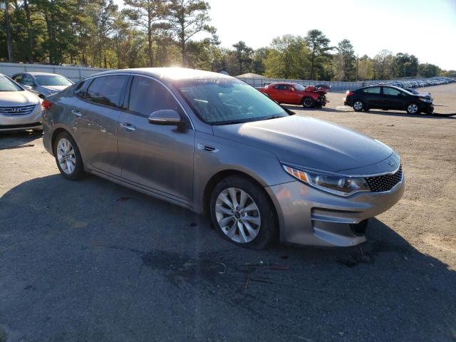 Photo 4 from auction – 2017 KIA OPTIMA EX with VIN 5XXGU4L35HG143004