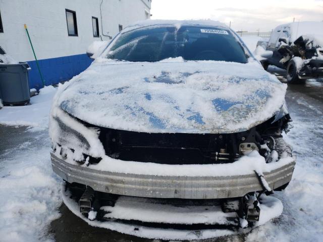 Photo 5 from auction – 2015 CHRYSLER 200 LIMITE with VIN 1C3CCCAB6FN671971
