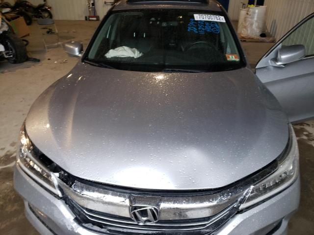 Photo 11 from auction – 2017 HONDA ACCORD TOU with VIN 1HGCR3F96HA024062