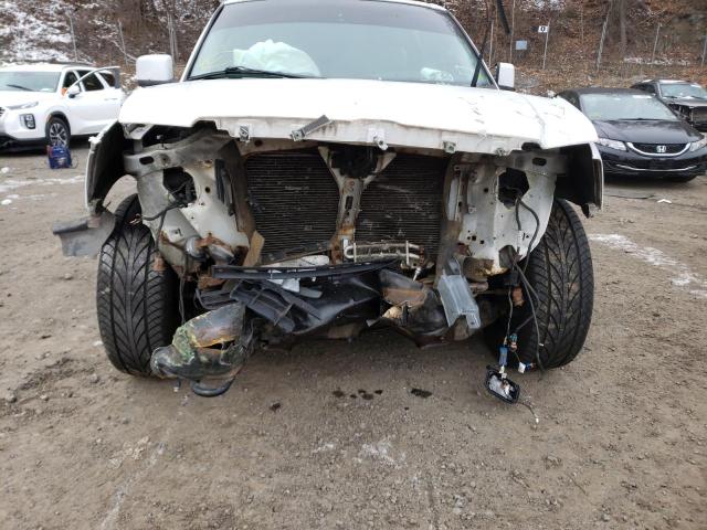 Photo 5 from auction – 2004 LINCOLN NAVIGATOR with VIN 5LMFU28R84LJ00230