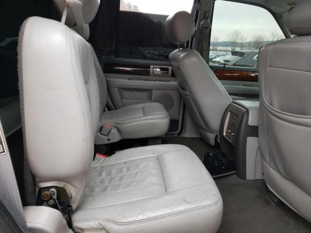 Photo 11 from auction – 2004 LINCOLN NAVIGATOR with VIN 5LMFU28R84LJ00230