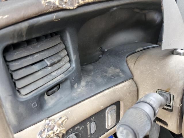 Photo 9 from auction – 2002 FORD WINDSTAR S with VIN 2FMZA52432BA10388