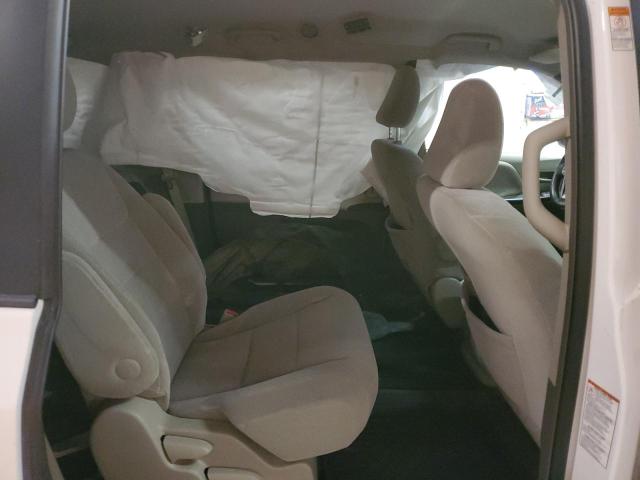 Photo 11 from auction – 2015 TOYOTA SIENNA LE with VIN 5TDJK3DC7FS108268