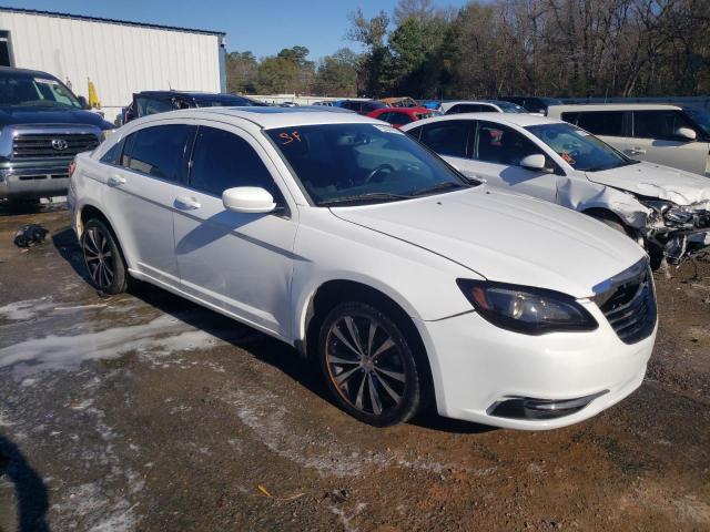 Photo 4 from auction – 2014 CHRYSLER 200 TOURIN with VIN 1C3CCBBB4EN172187