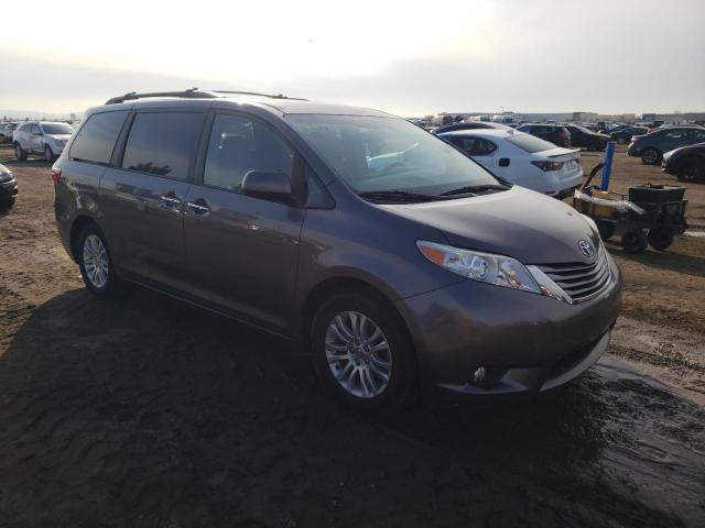 Photo 4 from auction – 2015 TOYOTA SIENNA XLE with VIN 5TDYK3DC7FS646239