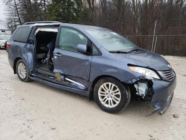 Photo 4 from auction – 2017 TOYOTA SIENNA XLE with VIN 5TDYZ3DC4HS828043