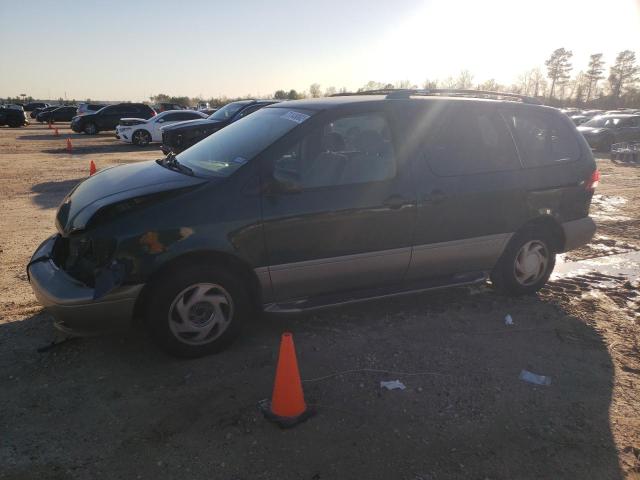 TOYOTA SIENNA LE 2001 with VIN 4T3ZF13C71U335836 - Photo from auction