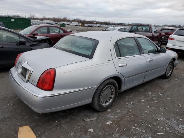 Photo 3 from auction – 2001 LINCOLN TOWN CAR C with VIN 1LNHM83W11Y710125
