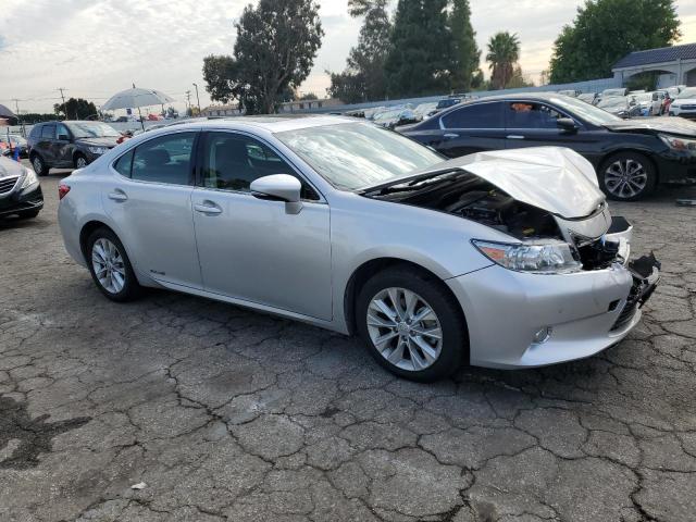 Photo 4 from auction – 2013 LEXUS ES 300H with VIN JTHBW1GG2D2009422