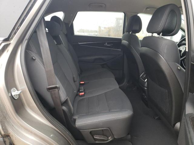 Photo 11 from auction – 2016 KIA SORENTO LX with VIN 5XYPG4A31GG075482