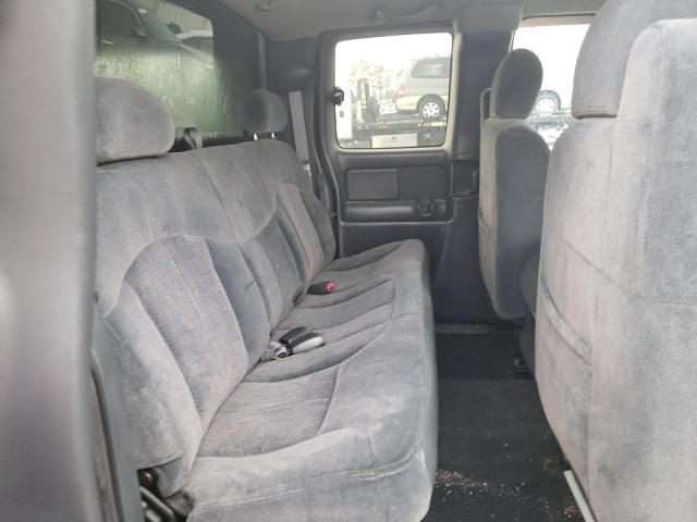 Photo 10 from auction – 2001 CHEVROLET SILVERADO with VIN 2GCEC19T511112377