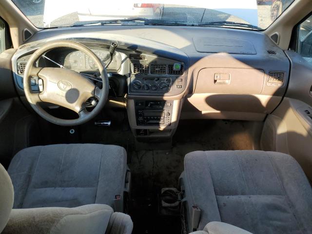Photo 8 from auction – 2000 TOYOTA SIENNA with VIN 4T3ZF13C6YU199063