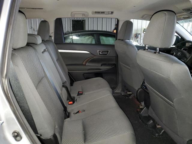 Photo 11 from auction – 2016 TOYOTA HIGHLANDER with VIN 5TDBKRFH9GS229434