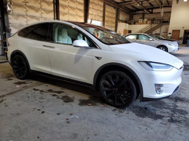 Photo 4 from auction – 2017 TESLA MODEL X with VIN 5YJXCDE46HF076215