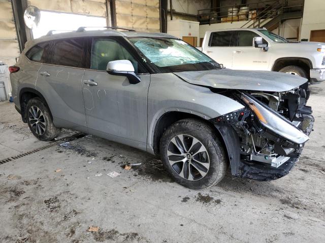 Photo 4 from auction – 2022 TOYOTA HIGHLANDER with VIN 5TDGZRBH9NS236677