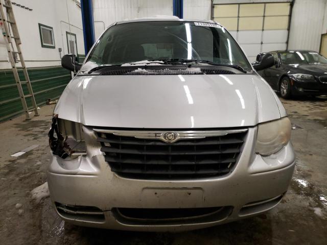 Photo 5 from auction – 2007 CHRYSLER TOWN & COU with VIN 2A4GP54L37R260513