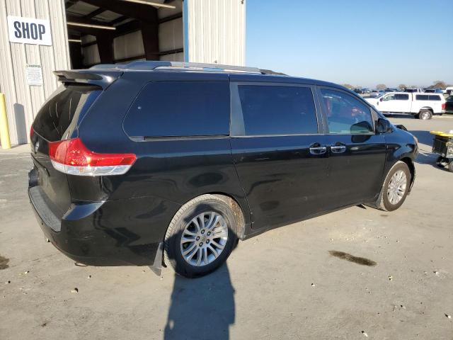 Photo 3 from auction – 2011 TOYOTA SIENNA XLE with VIN 5TDYK3DC6BS113082