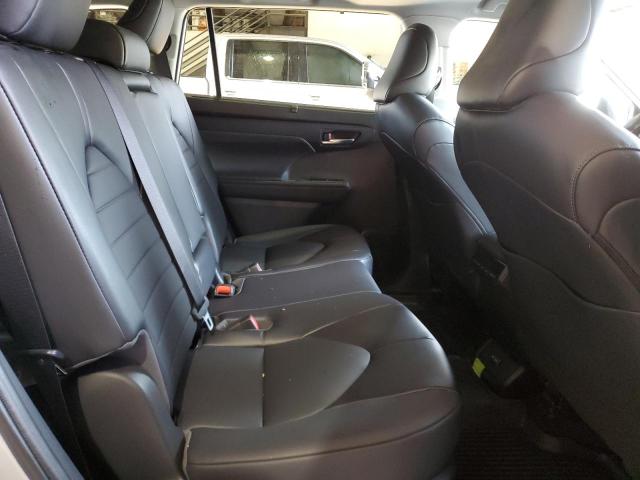 Photo 11 from auction – 2022 TOYOTA HIGHLANDER with VIN 5TDGZRBH9NS236677