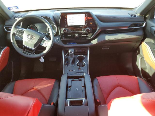 Photo 8 from auction – 2022 TOYOTA HIGHLANDER with VIN 5TDLZRAH4NS122778