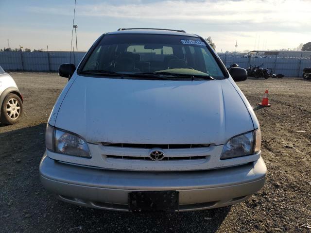 Photo 5 from auction – 2000 TOYOTA SIENNA with VIN 4T3ZF13C6YU199063
