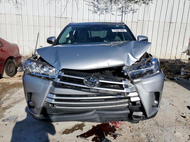 Photo 5 from auction – 2017 TOYOTA HIGHLANDER with VIN 5TDKZRFH2HS518426
