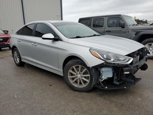 Photo 4 from auction – 2019 HYUNDAI SONATA SE with VIN 5NPE24AF5KH743687